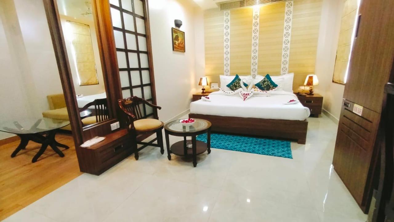 Hotel Ozas Grand Varanasi Luaran gambar