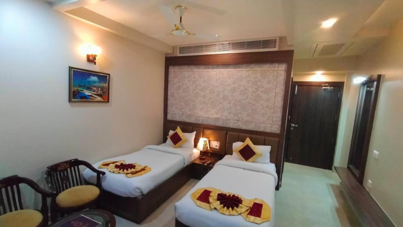 Hotel Ozas Grand Varanasi Luaran gambar