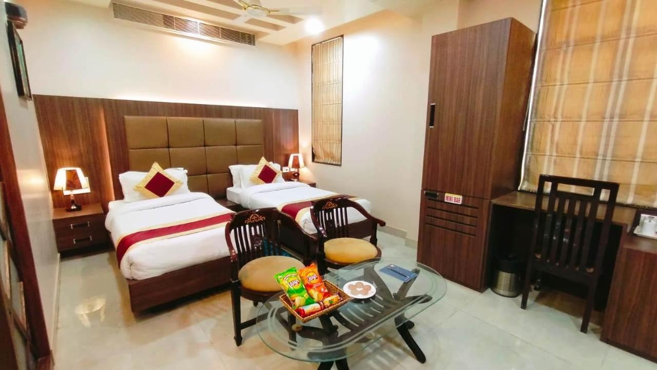 Hotel Ozas Grand Varanasi Luaran gambar