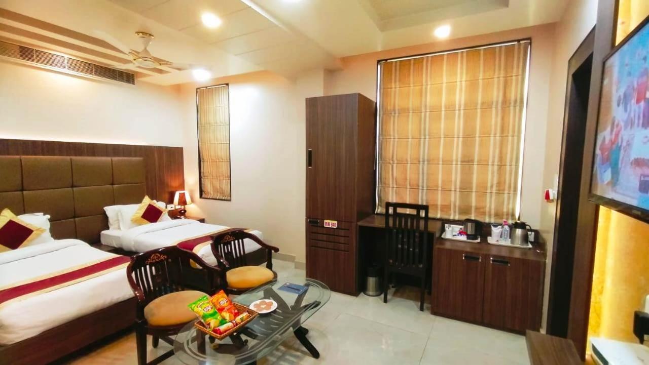 Hotel Ozas Grand Varanasi Luaran gambar