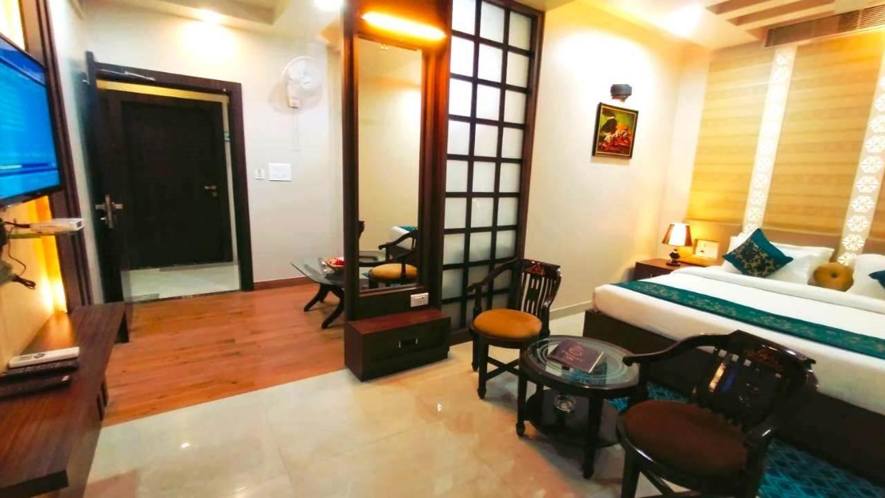 Hotel Ozas Grand Varanasi Luaran gambar