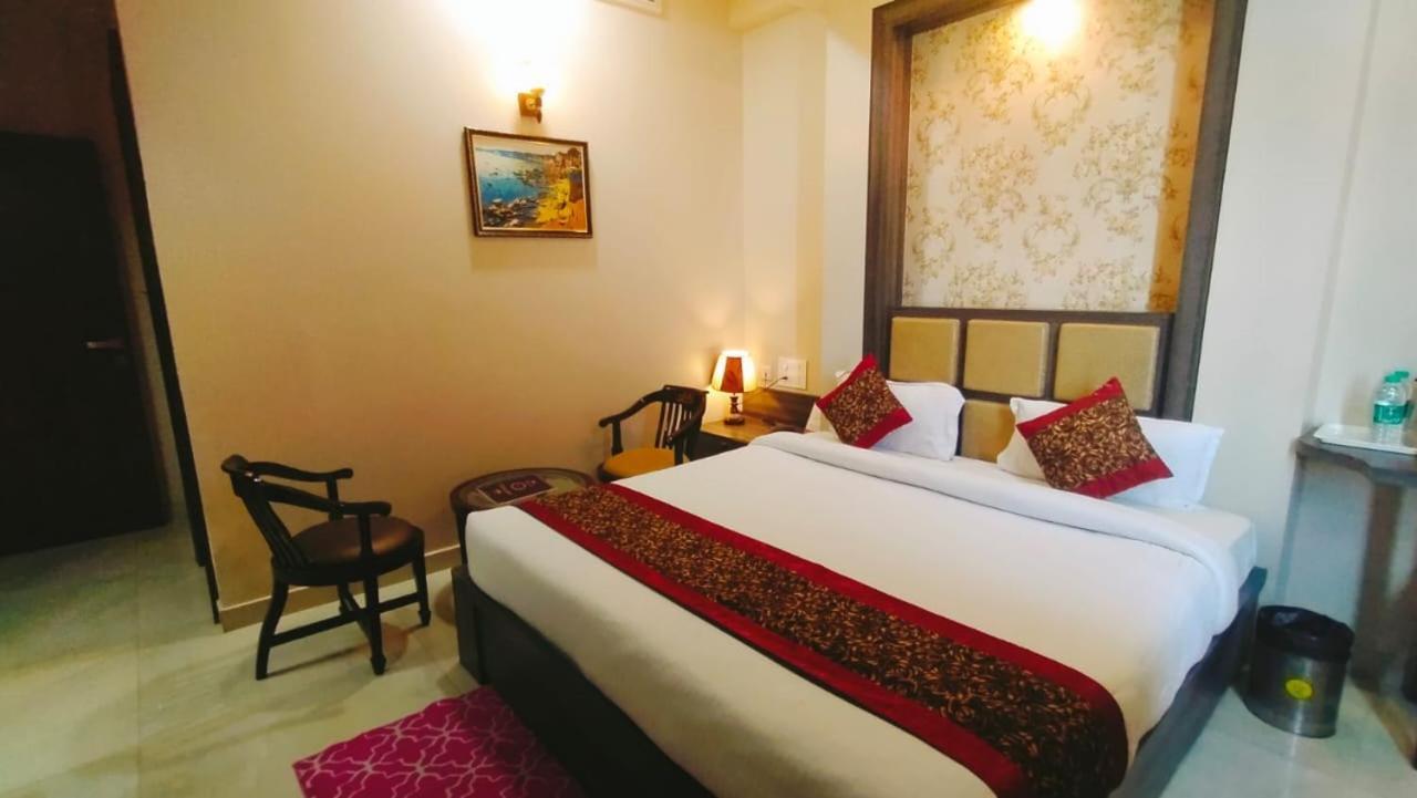 Hotel Ozas Grand Varanasi Luaran gambar
